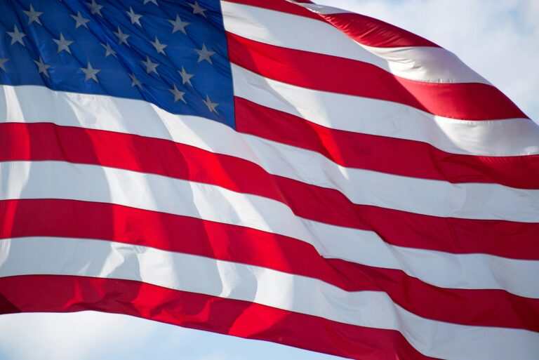 EUA e Rússia a à Beira de Acordo Histórico para Manter Tratado Nuclear Novo START, Negociações em Abu Dhabi Revelam Progresso